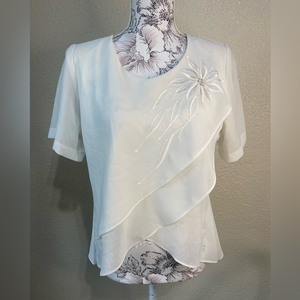 Omega Collection vintage women’s blouse, layered made in‎ USA